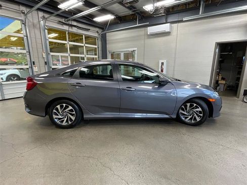 Used 2018 Honda Civic EX image 6