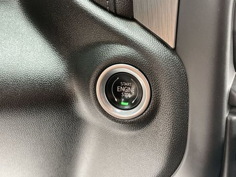 Used 2023 GMC Sierra 3500 Denali w/ Denali Ultimate Package image 17