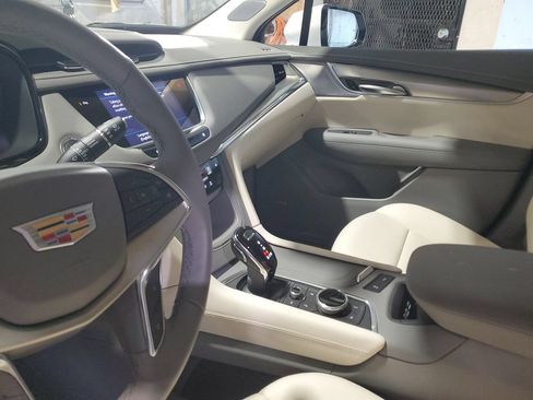 Used 2023 Cadillac XT5 Premium Luxury w/ LPO, Premium Carpet Package FWD image 23