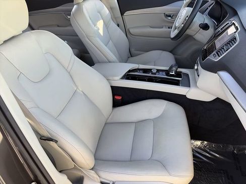 Used 2023 Volvo XC90 B5 Core w/ Protection Package Premier AWD/4WD image 11
