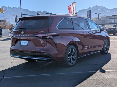 New 2026 Toyota Sienna Platinum image 5