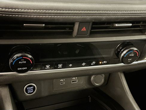 Used 2023 Nissan Rogue SV AWD/4WD image 23