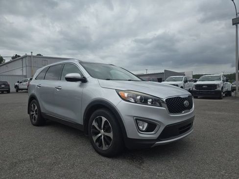 Used 2018 Kia Sorento EX w/ EX Advanced Touring Package FWD image 2