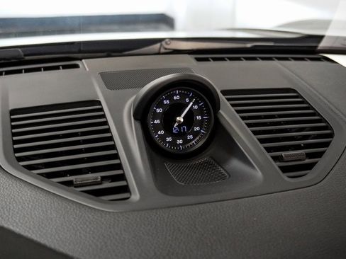 Used 2024 Porsche 911 Carrera image 38