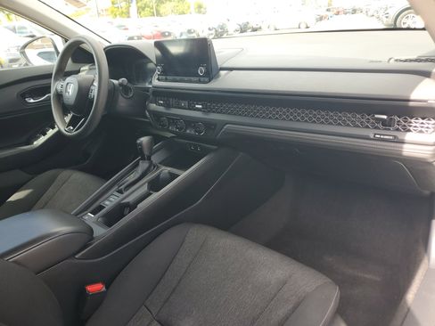 Used 2023 Honda Accord EX image 17