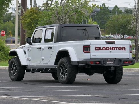 Used 2023 Jeep Gladiator Rubicon w/ Cold Weather Group AWD/4WD image 3