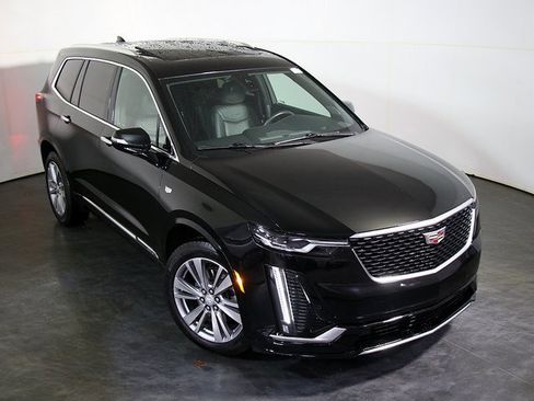 Used 2024 Cadillac XT6 Premium Luxury image 7