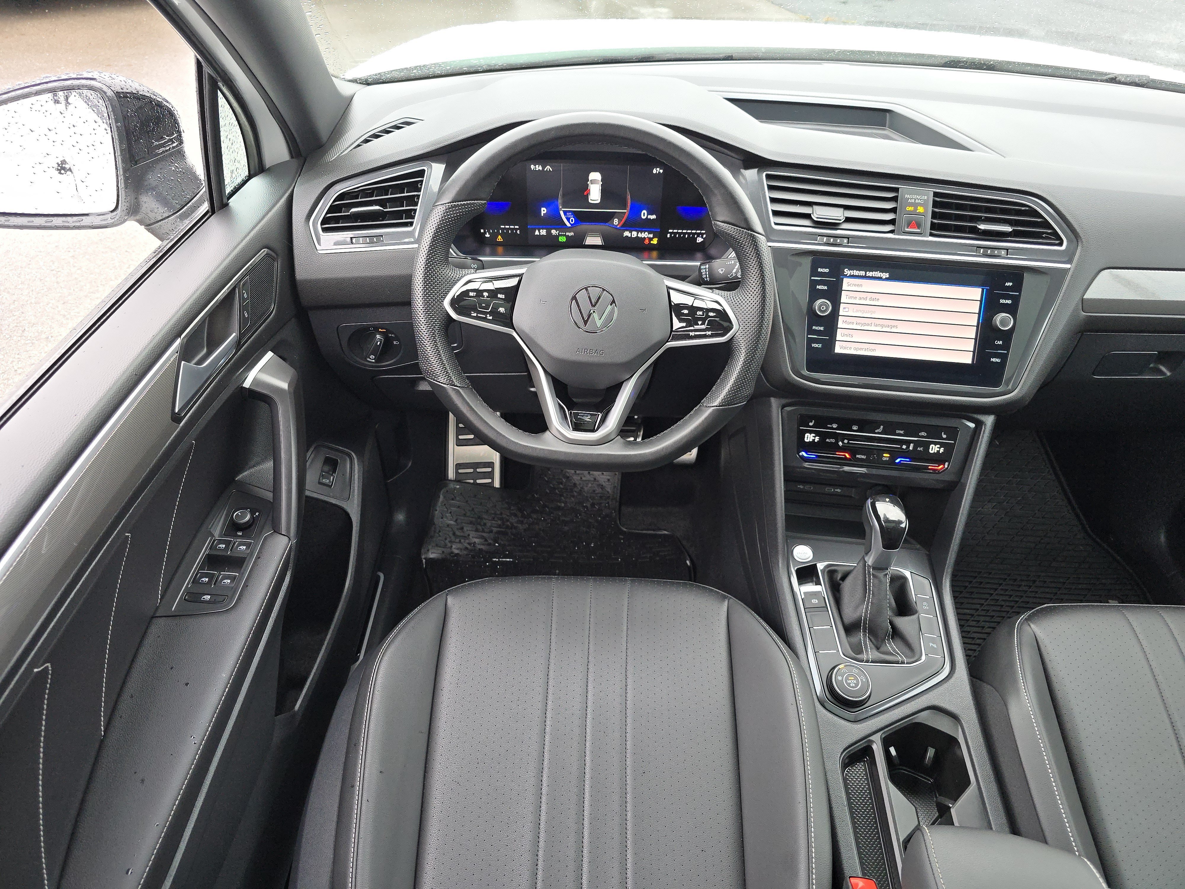Certified 2024 Volkswagen Tiguan SE R-Line AWD/4WD image 21