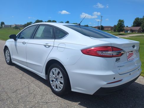 Used 2019 Ford Fusion S image 5