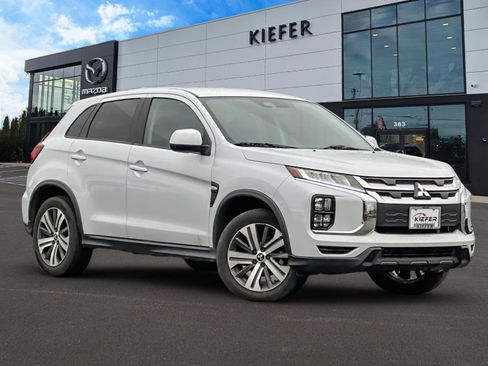 Used 2022 Mitsubishi Outlander Sport ES image 2