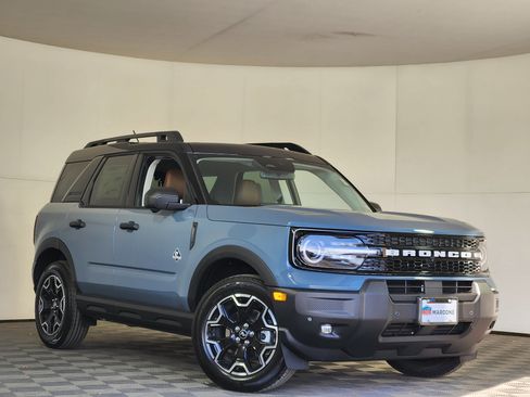 New 2026 Ford Bronco Sport Outer Banks w/ Outer Banks Tech Package+ AWD/4WD image 1