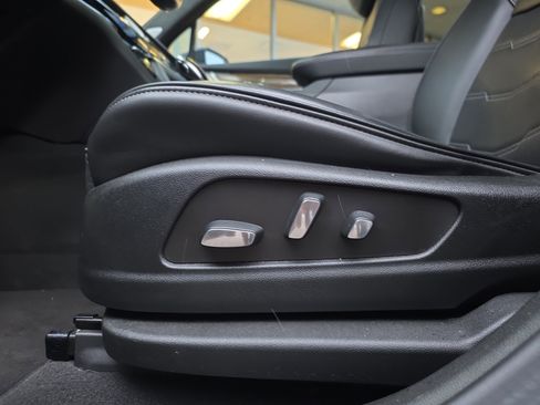 Used 2023 Cadillac XT6 Sport w/ Platinum Package image 18