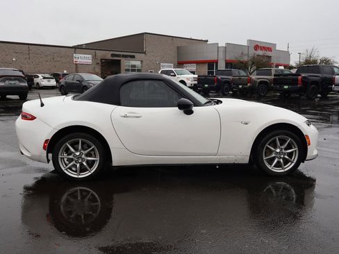 Used 2016 MAZDA MX-5 Miata Sport image 7