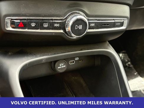 Certified 2025 Volvo XC40 B5 Plus AWD/4WD image 19