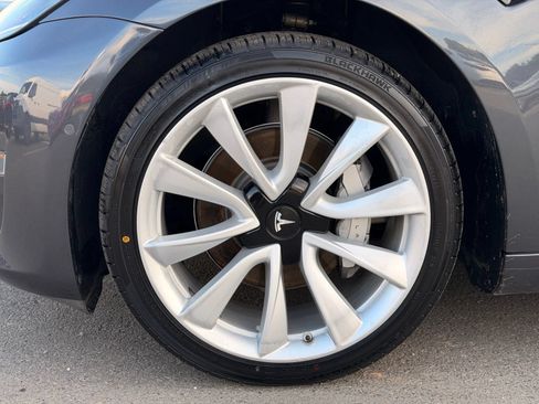 Used 2018 Tesla Model 3 Mid Range RWD image 11