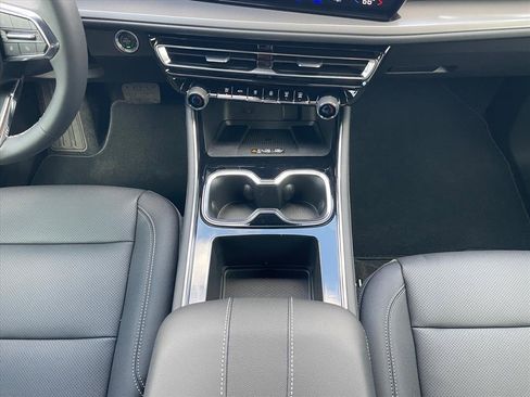 New 2026 Chevrolet Traverse LT FWD image 17