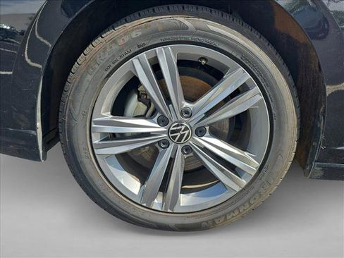 Used 2024 Volkswagen Jetta SE FWD image 25