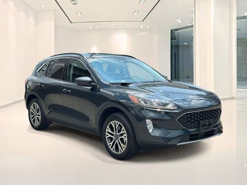Certified 2022 Ford Escape SEL w/ Technology Package AWD/4WD image 1