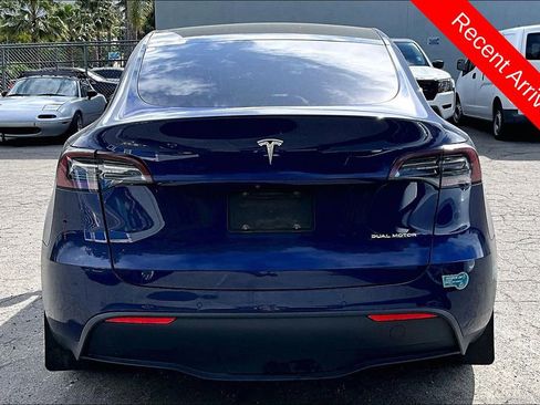 Used 2020 Tesla Model Y Long Range image 5