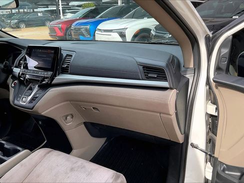 Used 2018 Honda Odyssey EX image 17