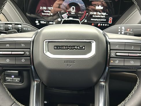 Used 2025 GMC Yukon XL Denali Ultimate image 25