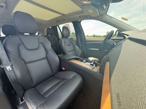 Used 2024 Volvo XC90 B6 Plus AWD/4WD image 31