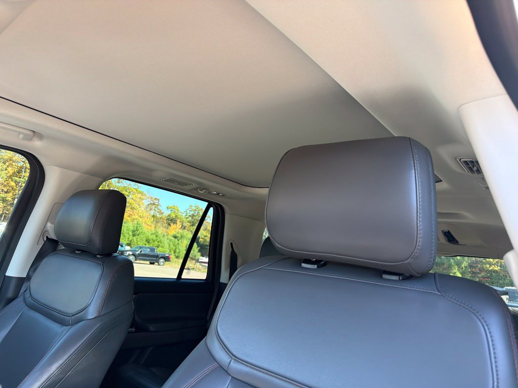 Used 2025 Ford Expedition Active AWD/4WD image 15