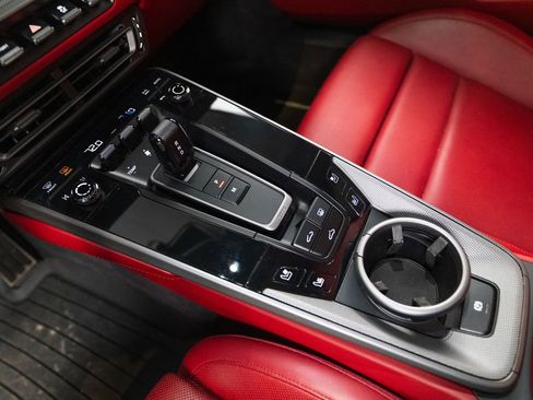 Certified 2020 Porsche 911 Carrera 4S AWD/4WD image 24