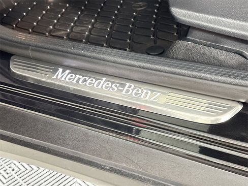 Used 2021 Mercedes-Benz GLC 300 GLC 300 w/ Premium Package image 28