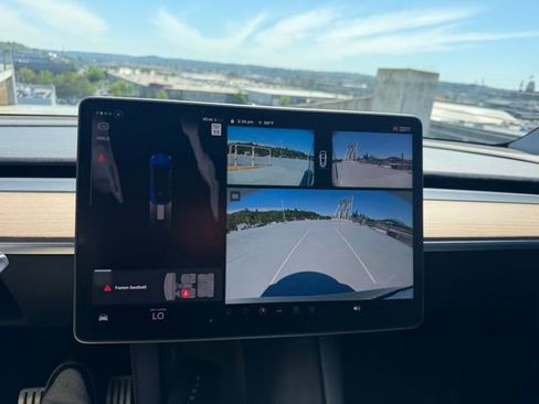 Used 2023 Tesla Model Y Performance AWD/4WD image 18