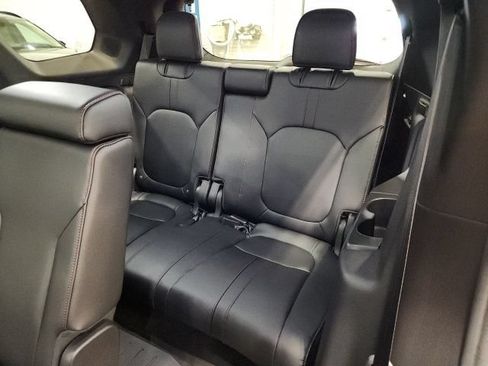 Certified 2025 Honda Pilot Black Edition image 23