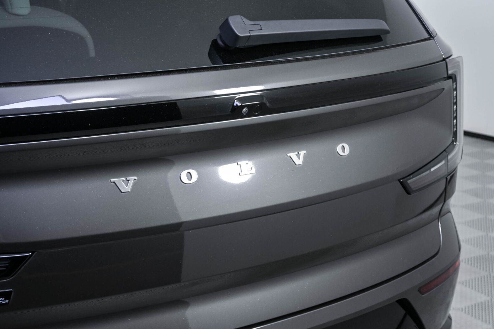 Certified 2025 Volvo EX90 Ultra AWD/4WD image 37