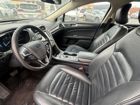 Used 2017 Ford Fusion Energi SE image 9