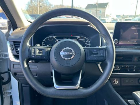 Used 2022 Nissan Rogue S image 14