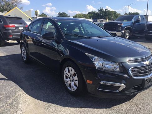 Used 2016 Chevrolet Cruze LT w/ Sun And Sound Package FWD image 7
