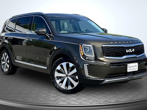 Used 2022 Kia Telluride S image 3