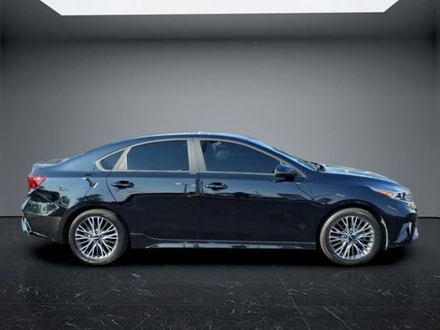 Used 2023 Kia Forte GT-Line w/ GT-Line Premium Package FWD image 2