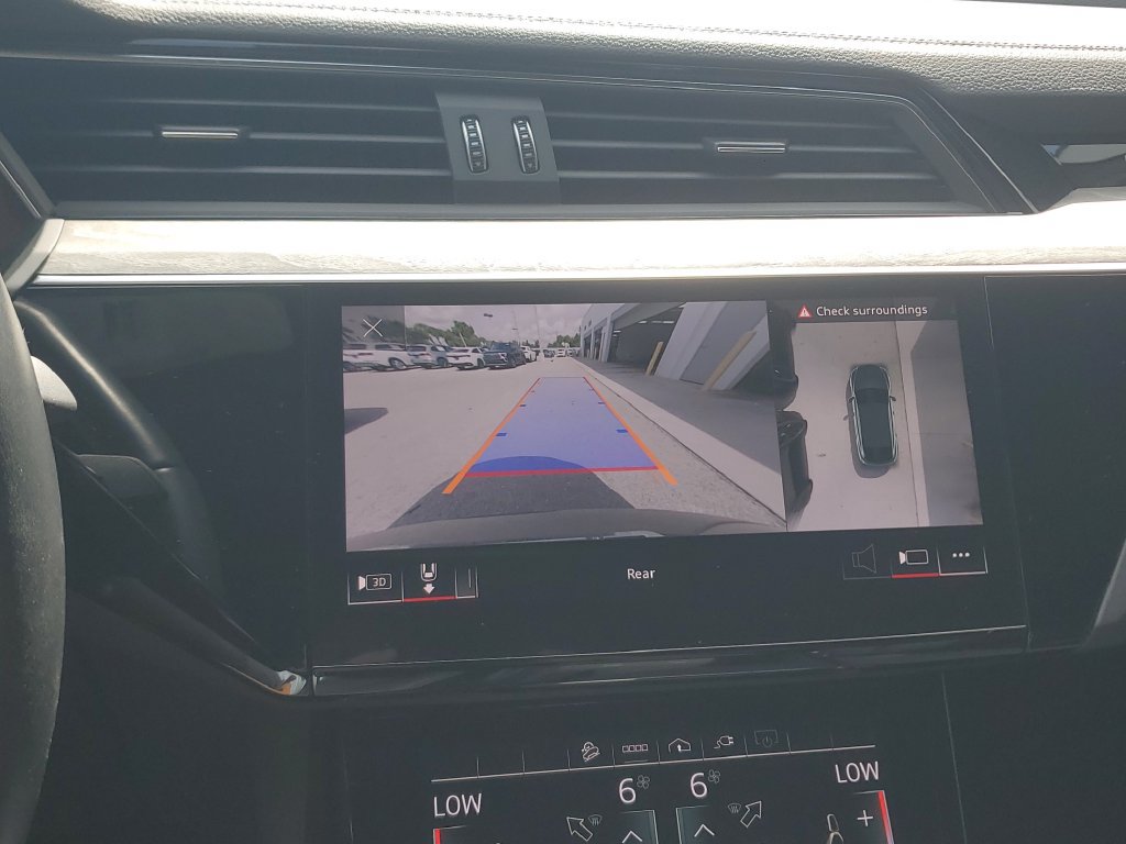 Certified 2023 Audi e-tron Premium Plus w/ Premium Plus Package AWD/4WD image 27