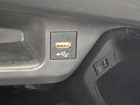 Used 2021 Toyota C-HR Limited image 21