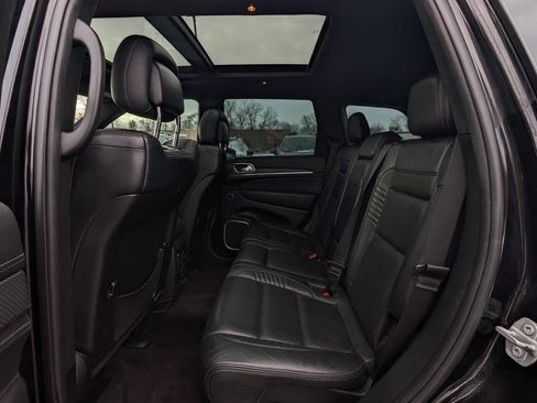 Used 2018 Jeep Grand Cherokee SRT image 13