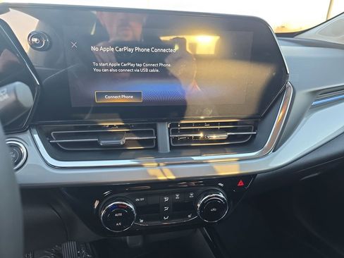 New 2026 Chevrolet Trax LT w/ LT Convenience Package FWD image 22