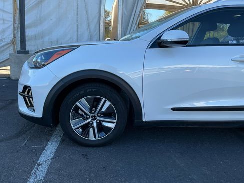 Used 2022 Kia Niro EX Premium image 26