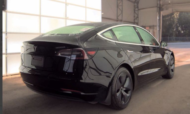 Used 2020 Tesla Model 3 Standard Range RWD image 16