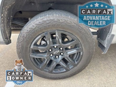 Used 2025 Chevrolet Silverado 1500 LT Trail Boss w/ Convenience Package II image 9