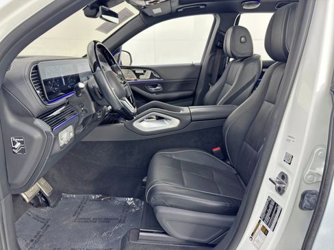 Used 2023 Mercedes-Benz Maybach GLS 600 4MATIC image 15