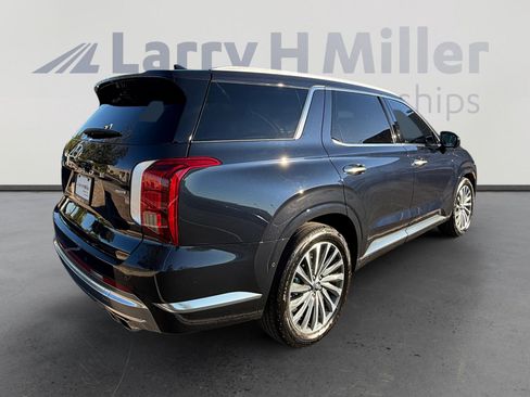 Used 2024 Hyundai Palisade Calligraphy image 5
