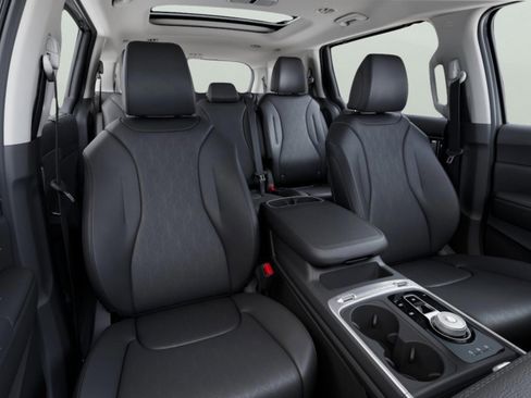 New 2026 Kia Carnival SX FWD image 11