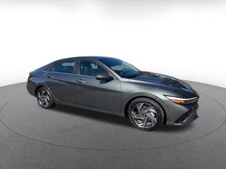 Used 2025 Hyundai Elantra SEL video 2