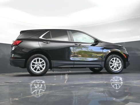Used 2024 Chevrolet Equinox LT AWD/4WD image 35