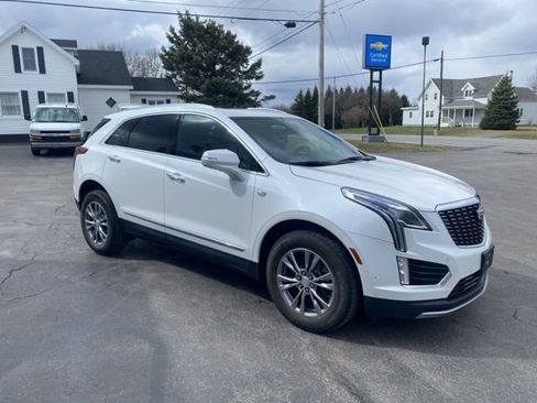 Used 2023 Cadillac XT5 Premium Luxury w/ Technology Package AWD/4WD image 5